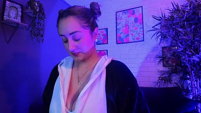 Sofia  Stk online show from 11/17/25, 03:32