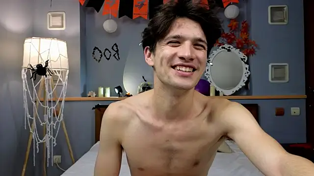 Snapshot of elvano_et chatting on 10/31/25, 07:05 elvano et online show from 10/31/25, 07:05