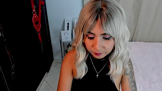 Emilyvalk  online show from 02/25/26, 10:53