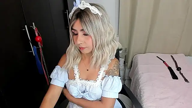 Emilyvalk  online show from 05/20/26, 11:24