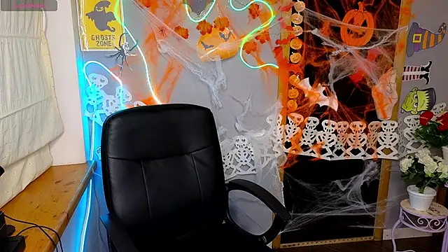 KittyShenson online show from 11/05/25, 07:17