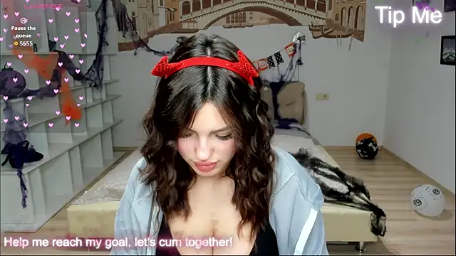 KittyShenson online show from 10/31/25, 01:08