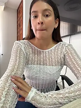 Snapshot of Talia_Bonet chatting on 07/17/26, 03:42 Talia Bonet online show from 07/17/26, 03:42