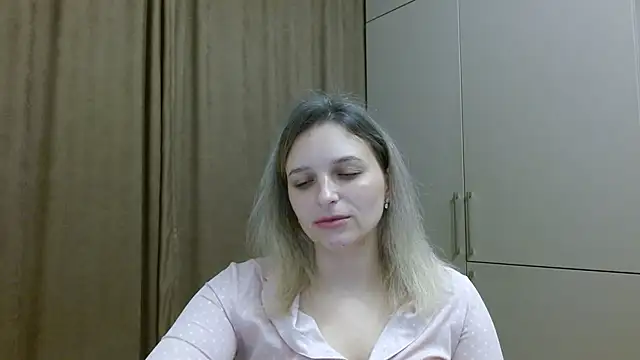 ElisSky301 online show from 11/29/25, 09:15