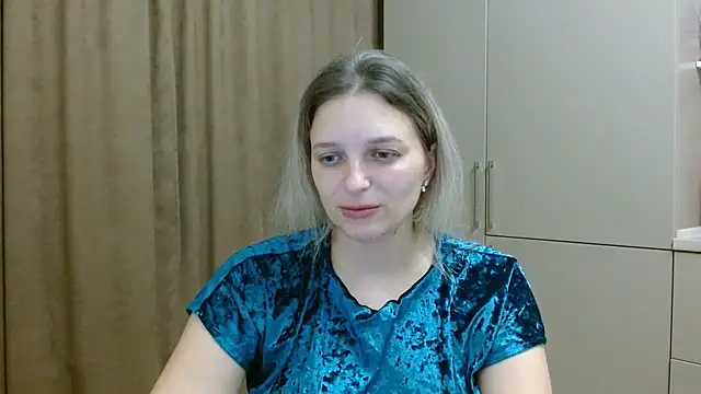 ElisSky301 online show from 12/03/25, 08:52