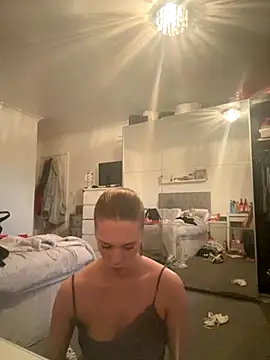 DaisyLoverxox online show from 10/31/25, 04:58