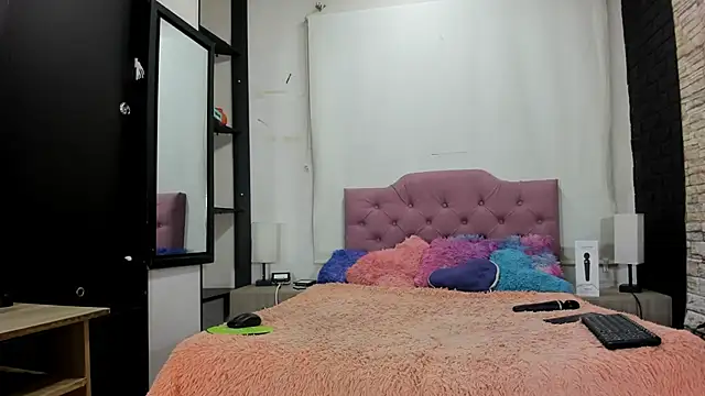 cameron april online show from 11/25/25, 11:54