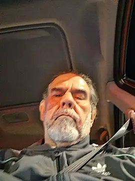 Snapshot of pena633 chatting on 11/07/25, 01:10 pena633 online show from 11/07/25, 01:10