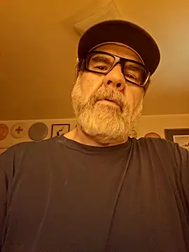 Snapshot of pena633 chatting on 05/19/26, 03:46 pena633 online show from 05/19/26, 03:46