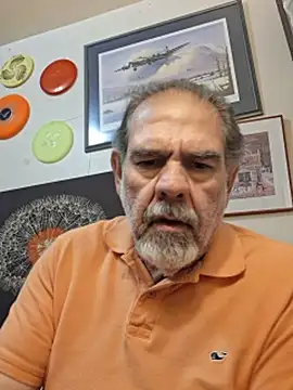 Snapshot of pena633 chatting on 11/08/25, 03:54 pena633 online show from 11/08/25, 03:54