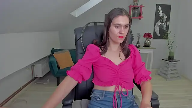 IzzyMonro online show from 12/04/25, 07:07