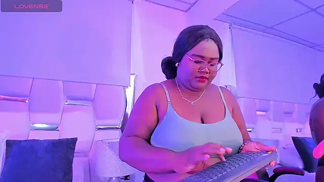 Britanny-Jhonsons online show from 10/30/25, 10:28