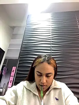 AnguelJones online show from 12/05/25, 03:27