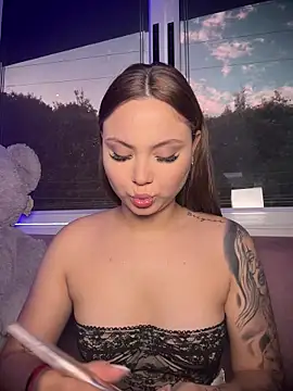 Beella1  online show from 11/22/25, 11:31