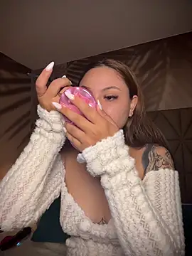 Beella1  online show from 11/23/25, 11:31