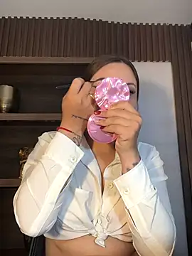 Beella1  online show from 10/31/25, 10:01