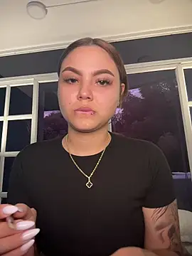 Beella1  online show from 11/29/25, 11:54