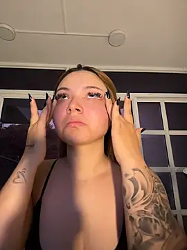 Beella1  online show from 03/04/26, 11:40