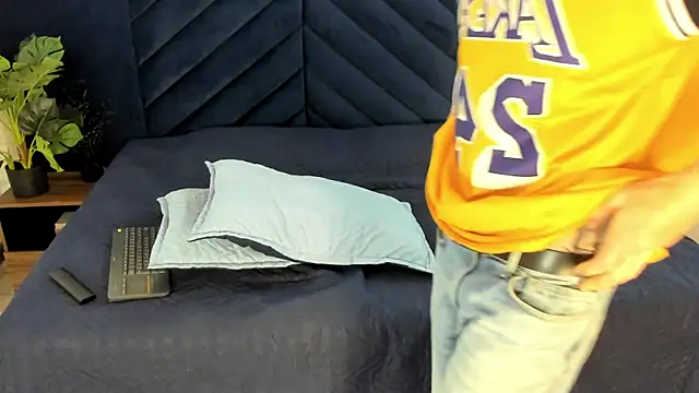 Lil James online show from 11/30/25, 08:09