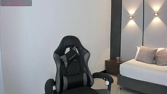 mia collins96 online show from 02/18/26, 02:42