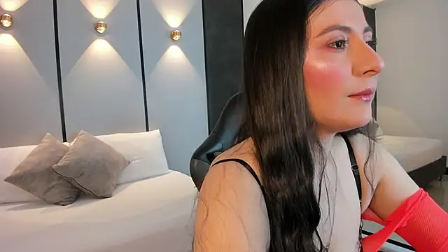 mia collins96 online show from 04/19/26, 02:23