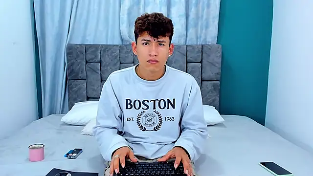 Nicolas Torres  online show from 12/02/25, 07:21