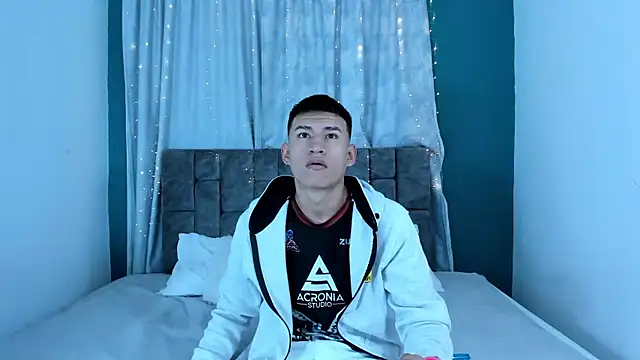 Nicolas Torres  online show from 12/20/25, 05:32