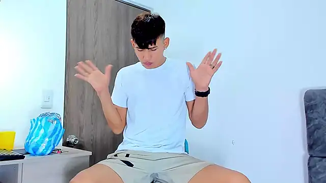 Nicolas Torres  online show from 11/05/25, 07:22