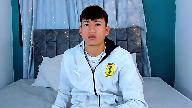 Nicolas Torres  online show from 12/18/25, 07:02