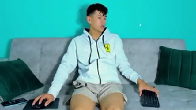 Nicolas Torres  online show from 11/23/25, 05:17