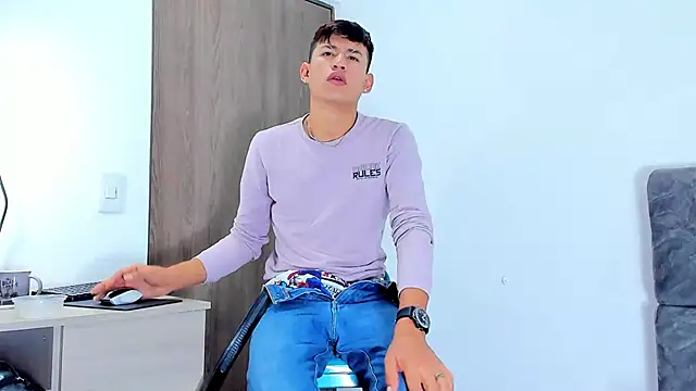 Nicolas Torres  online show from 11/10/25, 07:35