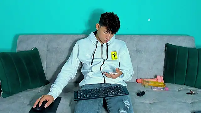 Nicolas Torres  online show from 11/24/25, 07:52