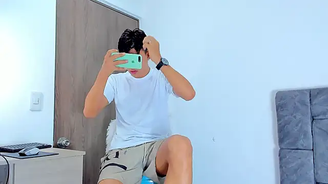 Nicolas Torres  online show from 11/15/25, 07:45