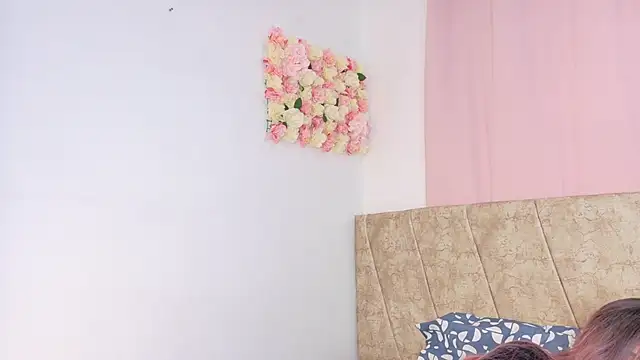 Karina Wong online show from 11/22/25, 08:40