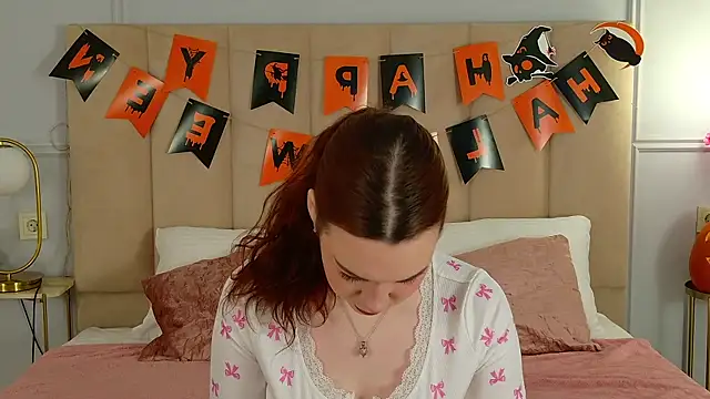 KoriPaul online show from 10/23/25, 05:11