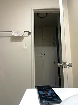 Mrmakeherwet Tez online show from 10/25/25, 10:21