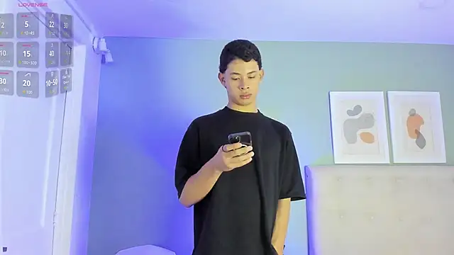 ApoloRicci online show from 02/07/26, 08:06