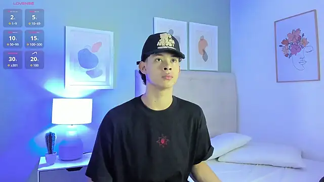 ApoloRicci online show from 02/13/26, 07:36