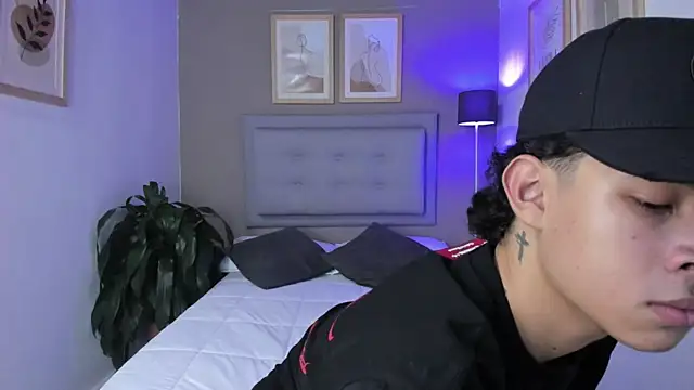 ApoloRicci online show from 10/30/25, 08:17