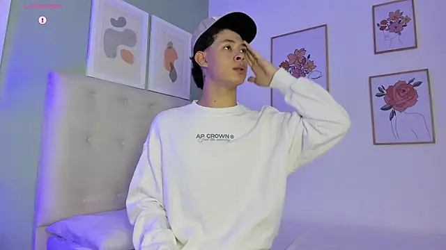 ApoloRicci online show from 02/21/26, 07:49