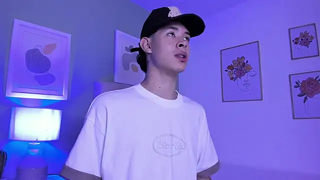 ApoloRicci online show from 01/09/26, 07:43