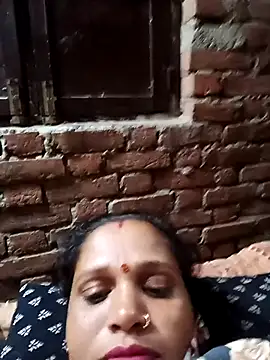 Snapshot of Hot_mona1 chatting on 10/31/25, 04:03 Hot mona1 online show from 10/31/25, 04:03