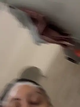 Snapshot of gatitalocahot chatting on 11/04/25, 11:19 gatitalocahot online show from 11/04/25, 11:19