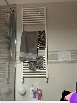 gatitalocahot online show from 12/22/25, 09:15