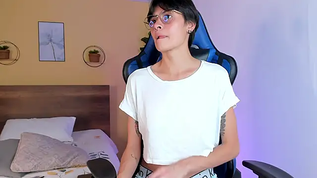 MartinnaGrecco online show from 11/21/25, 08:30