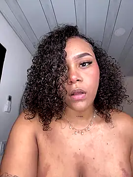 YariRose online show from 11/13/25, 01:26