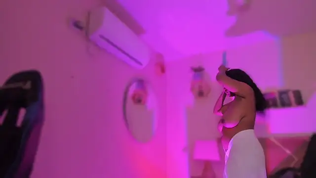 YariRose online show from 02/22/26, 02:52