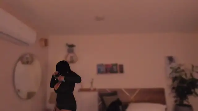 YariRose online show from 02/12/26, 02:06