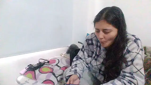 Layla Latina online show from 11/29/25, 09:48