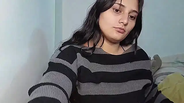 Layla Latina online show from 03/17/26, 01:30